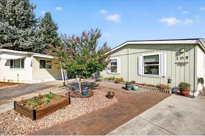 3431 S Pacific Highway #SPC 105, Medford, OR 97501 - Photo 1