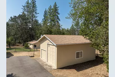 301 Lloyd Drive, Grants Pass, OR 97526 - Photo 31