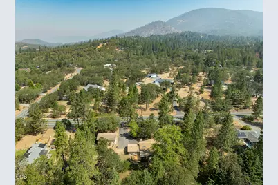 301 Lloyd Drive, Grants Pass, OR 97526 - Photo 41