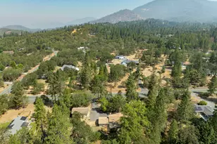 301 Lloyd Dr, Grants Pass, OR 97526 - Photo 41