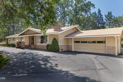 301 Lloyd Drive, Grants Pass, OR 97526 - Photo 1