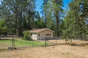 301 Lloyd Dr, Grants Pass, OR 97526 - Photo 33
