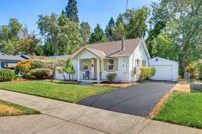 1327 NW Washington Boulevard, Grants Pass, OR 97526 - Photo 3