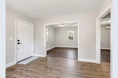 1327 NW Washington Boulevard, Grants Pass, OR 97526 - Photo 7