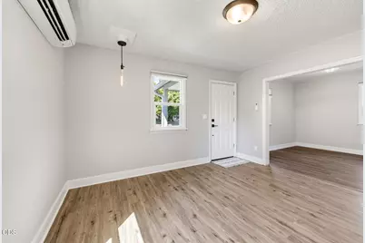 1327 NW Washington Boulevard, Grants Pass, OR 97526 - Photo 5