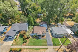 1327 NW Washington Blvd, Grants Pass, OR 97526 - Photo 35