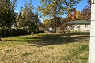 200 Clover Ln, Medford, OR 97501 - Photo 7