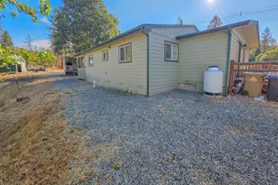 3757 Russell Rd, Grants Pass, OR 97526 - Photo 29