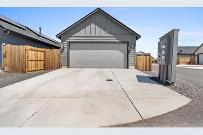 3230 NW 9th Street, Redmond, OR 97756 - Photo 15