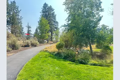 61101 SE Sydney Harbor Drive, Bend, OR 97702 - Photo 45