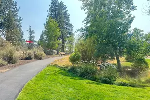 61101 SE Sydney Harbor Dr, Bend, OR 97702 - Photo 45