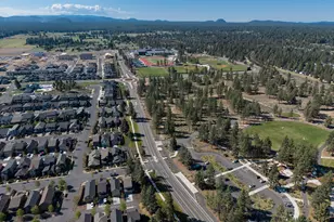 61101 SE Sydney Harbor Dr, Bend, OR 97702 - Photo 37
