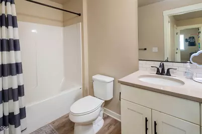 61101 SE Sydney Harbor Drive, Bend, OR 97702 - Photo 23