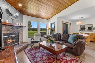 17810 W Core Rd, Sunriver, OR 97707 - Photo 3