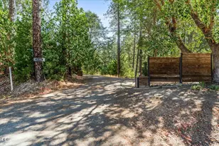 8386 Lower River Rd, Grants Pass, OR 97526 - Photo 23