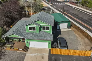 2813 NE N Pilot Butte Dr, Bend, OR 97701 - Photo 3