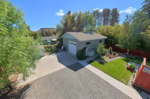 143 SW Beaver St, Prineville, OR 97754 - Photo 5