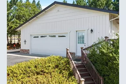 627 Carriage Road, Grants Pass, OR 97526 - Photo 47