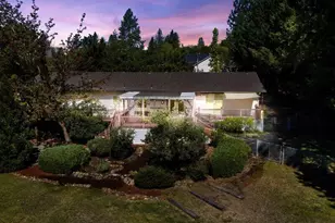627 Carriage Rd, Grants Pass, OR 97526 - Photo 5