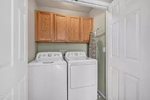2065 Cheshire Way, Medford, OR 97501 - Photo 13