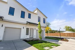 2024 Sunset Dr, Medford, OR 97501 - Photo 1
