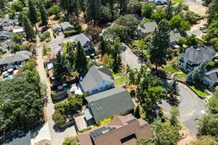 765 Laurel Ln, Jacksonville, OR 97530 - Photo 47