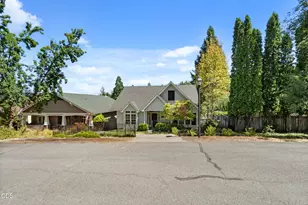 765 Laurel Ln, Jacksonville, OR 97530 - Photo 33