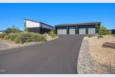 62333 McClain Drive, Bend, OR 97703 - Photo 3