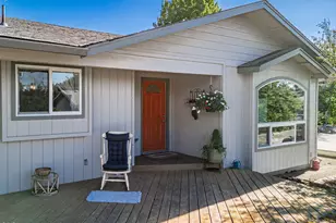 1968 Spring St, Medford, OR 97504 - Photo 3