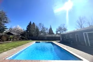 349 Lindero, Medford, OR 97504 - Photo 53