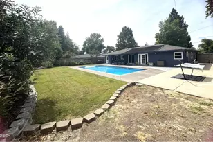 349 Lindero, Medford, OR 97504 - Photo 57