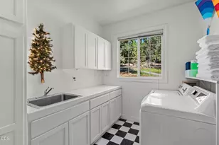 1581 NW City Heights Dr, Bend, OR 97703 - Photo 19
