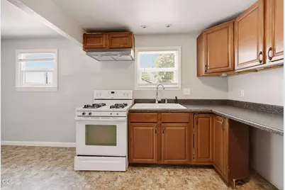 2082 NE Fairview Avenue, Grants Pass, OR 97526 - Photo 7