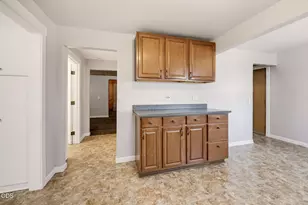 2082 NE Fairview Ave, Grants Pass, OR 97526 - Photo 9