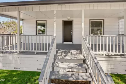 2082 NE Fairview Avenue, Grants Pass, OR 97526 - Photo 5