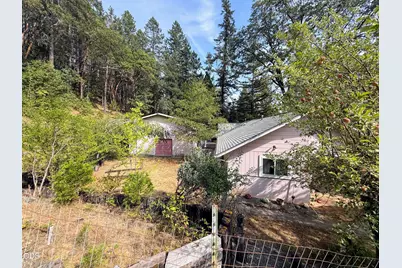 5010 Griffin Creek Road, Medford, OR 97501 - Photo 11