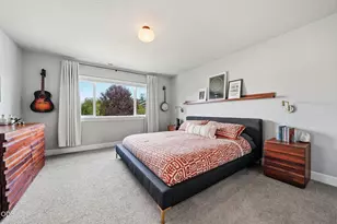 2866 NE Marea Dr, Bend, OR 97701 - Photo 13
