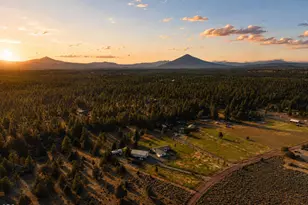69435 Hinkle Butte Dr, Sisters, OR 97759 - Photo 3