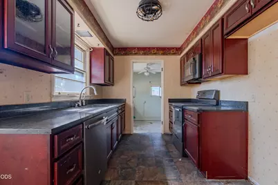 795 Lozier Lane, Medford, OR 97501 - Photo 7