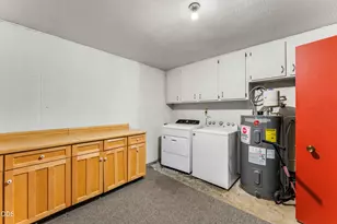 712 NW Savage St, Grants Pass, OR 97526 - Photo 23