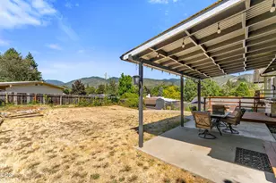 712 NW Savage St, Grants Pass, OR 97526 - Photo 25