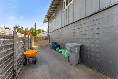 712 NW Savage Street, Grants Pass, OR 97526 - Photo 33