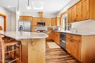 60814 Sawtooth Mountain Ln, Bend, OR 97702 - Photo 7