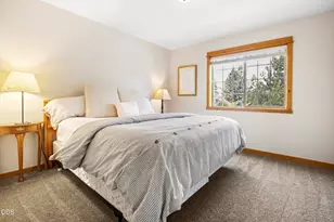 60814 Sawtooth Mountain Ln, Bend, OR 97702 - Photo 15