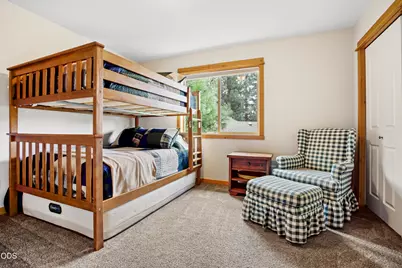 60814 Sawtooth Mountain Lane, Bend, OR 97702 - Photo 17