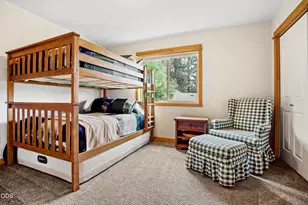 60814 Sawtooth Mountain Ln, Bend, OR 97702 - Photo 17