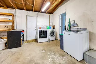 208 Kings Way, Central Point, OR 97502 - Photo 45