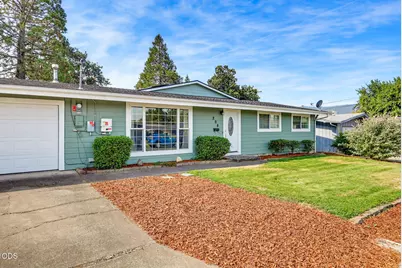 208 Kings Way, Central Point, OR 97502 - Photo 5