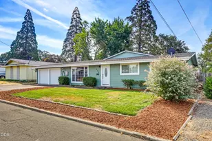 208 Kings Way, Central Point, OR 97502 - Photo 3