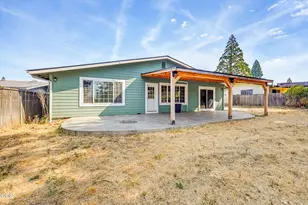 208 Kings Way, Central Point, OR 97502 - Photo 41